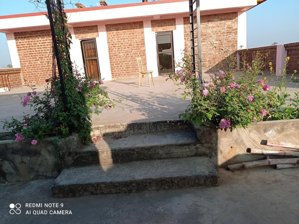 Whispering Woods Inn Bolpur Exterior foto