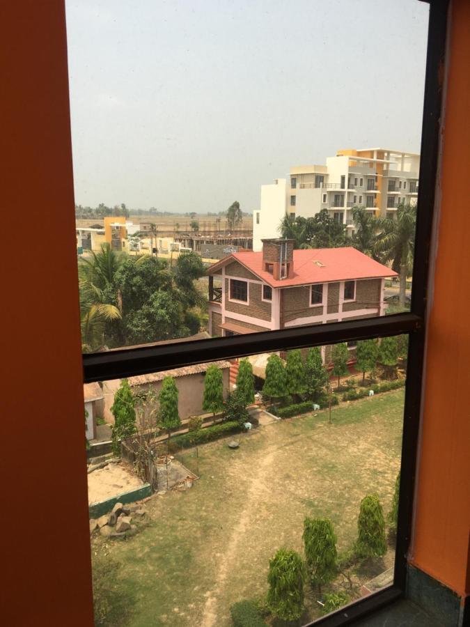 Whispering Woods Inn Bolpur Exterior foto
